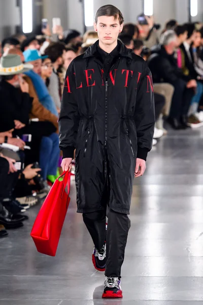 Look 48